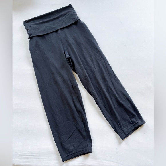 Lululemon Womens Black Align Ribbed Waist Cropped Jogger SIZE 6 LW6CDPS Athletic - Picture 2 of 6